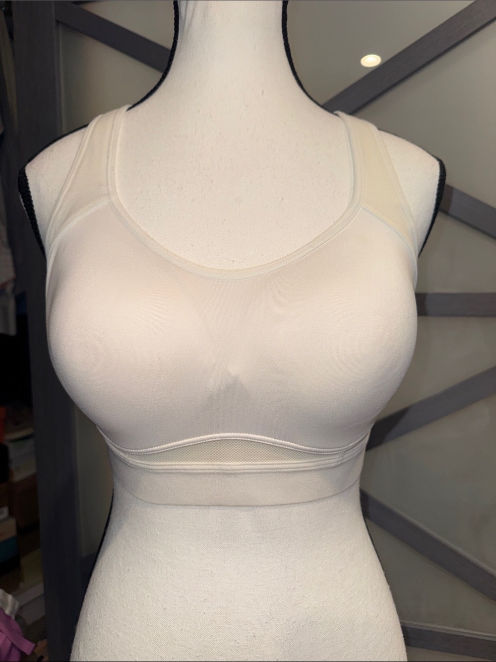 All in Motion White High Support Convertible Sports Bra 34D Molded